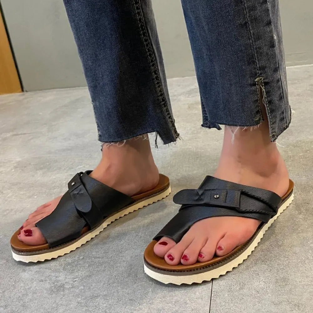 Summer sandals for women casual breathable cool with a flat leather surface