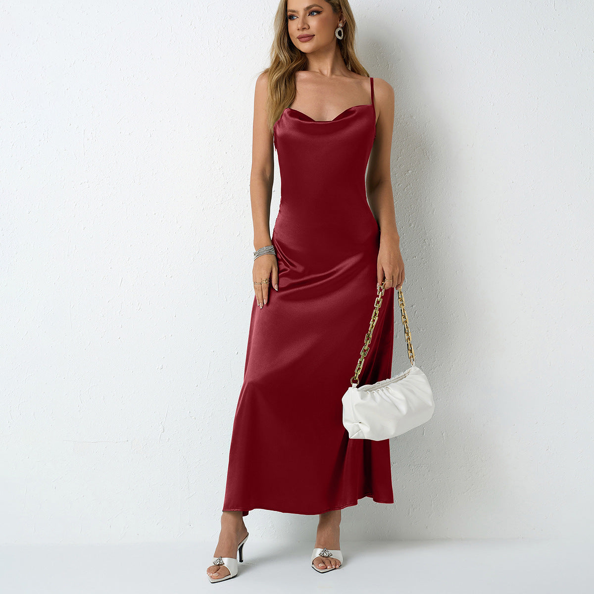 Pleated sleeveless dress for women