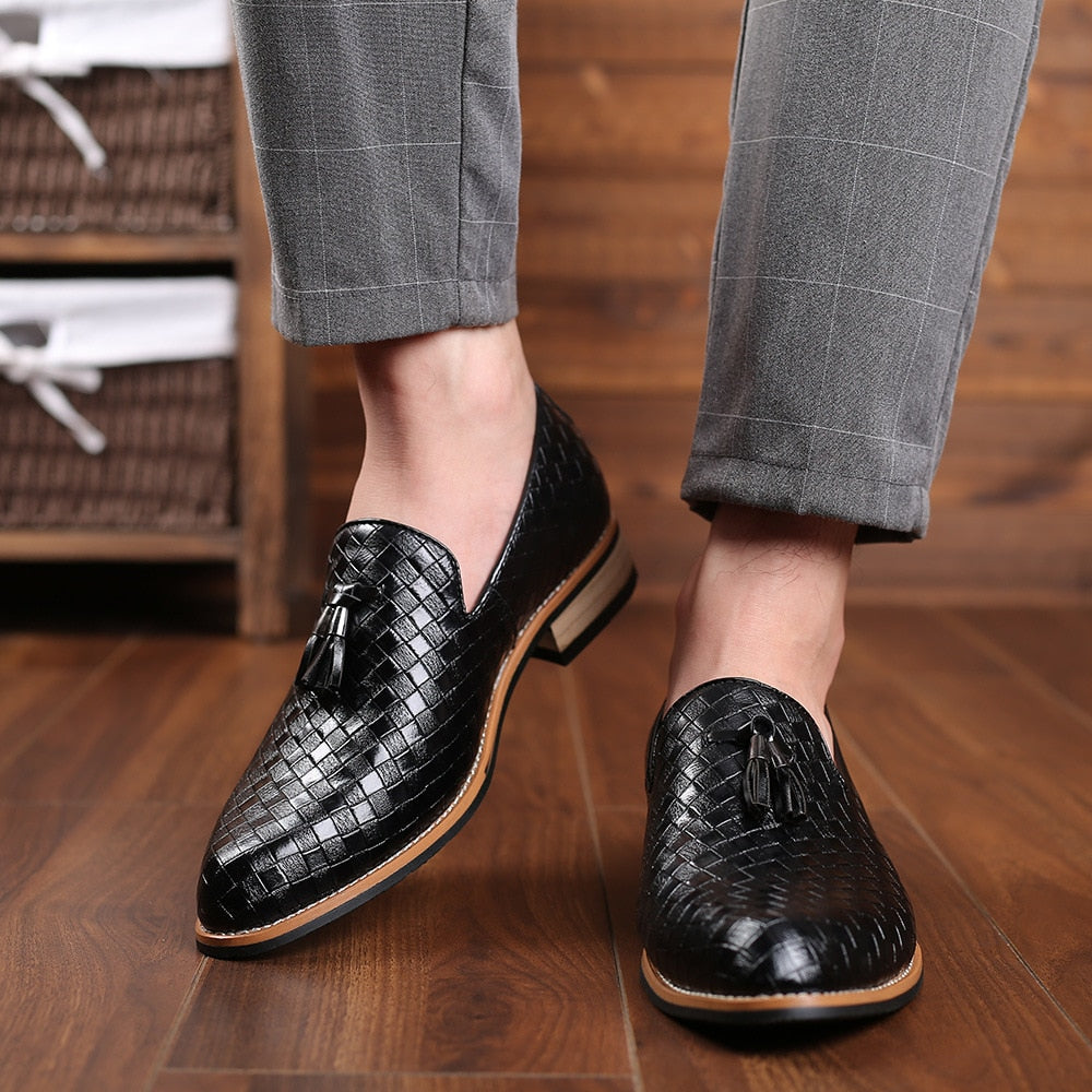 Men British Formal Dress Shoes for Male Coiffeur Tassel Formal Loafers Classic Wedding Party Footwear Slip On Plus Size 39-47