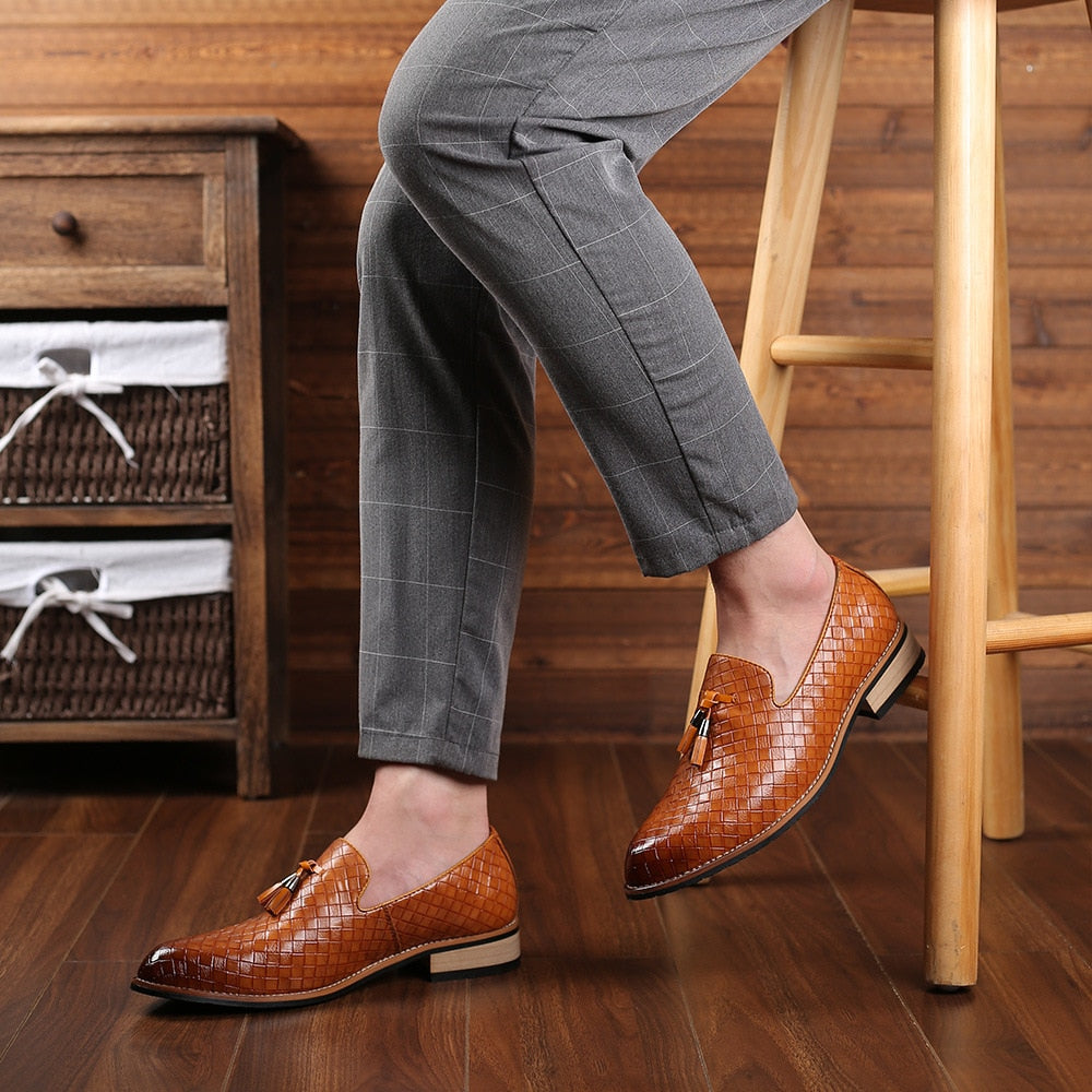 Men British Formal Dress Shoes for Male Coiffeur Tassel Formal Loafers Classic Wedding Party Footwear Slip On Plus Size 39-47