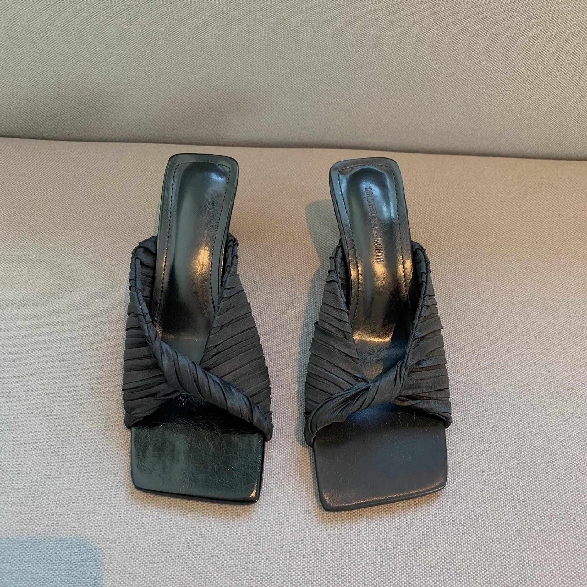 New French Summer Square Toe Sandals Folds Are Thin And Slender With Open Toe Sandals For Women To Wear Mules