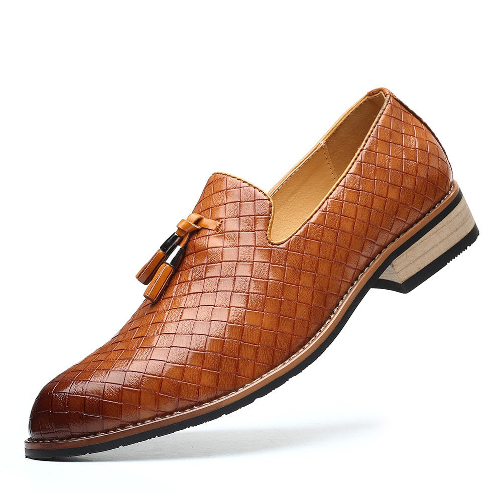 Men British Formal Dress Shoes for Male Coiffeur Tassel Formal Loafers Classic Wedding Party Footwear Slip On Plus Size 39-47